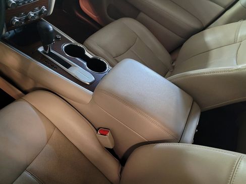 Used 2019 Nissan Pathfinder Platinum w/ Cargo Package FWD image 26