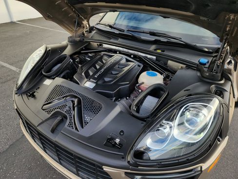 Used 2015 Porsche Macan S image 21