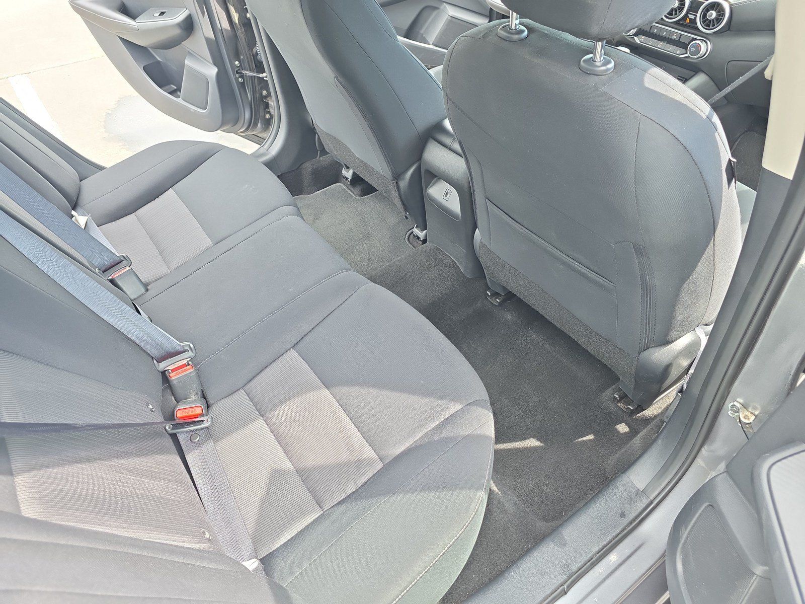 Used 2024 Nissan Sentra SV FWD image 17