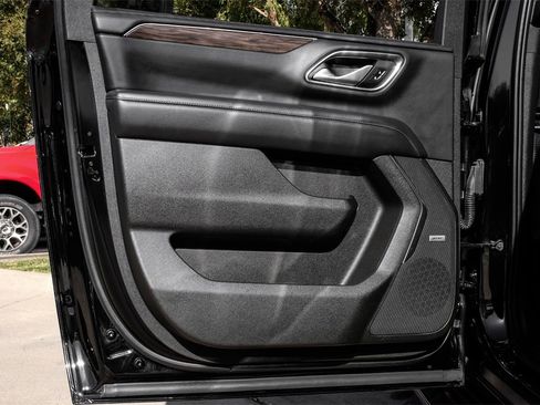 Used 2022 Chevrolet Suburban LT image 48