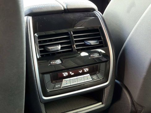 Used 2023 BMW X5 sDrive40i w/ M Sport Package RWD image 30