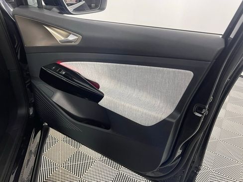 Used 2023 Volkswagen ID.4 Pro image 33