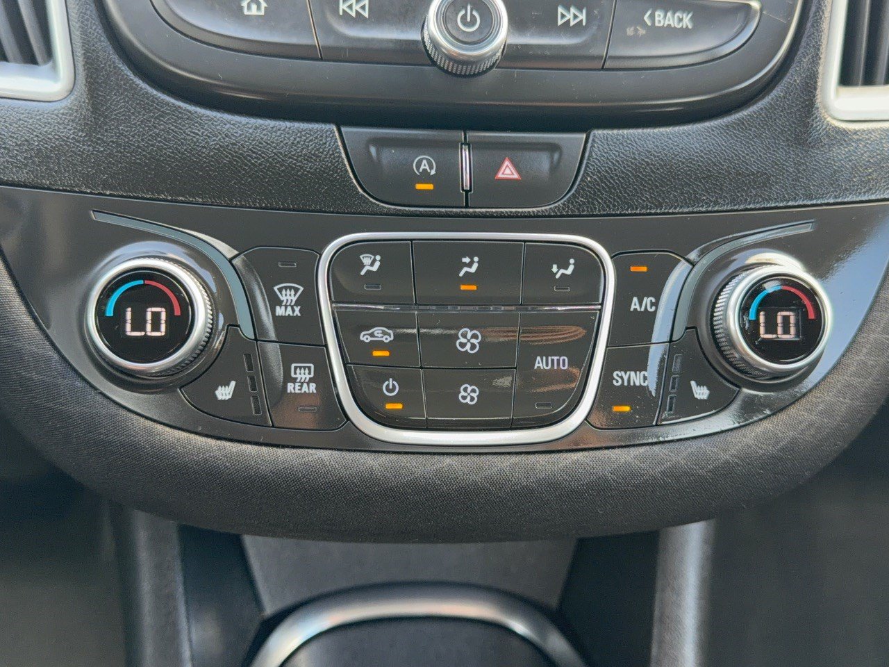 Used 2025 Chevrolet Malibu LT FWD image 22