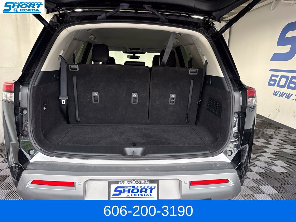 Used 2024 Nissan Pathfinder SL AWD/4WD image 10