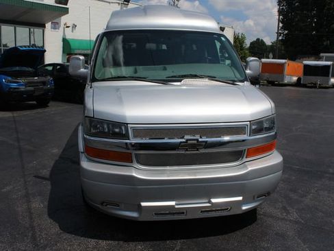 Used 2016 Chevrolet Express 2500 RWD image 24