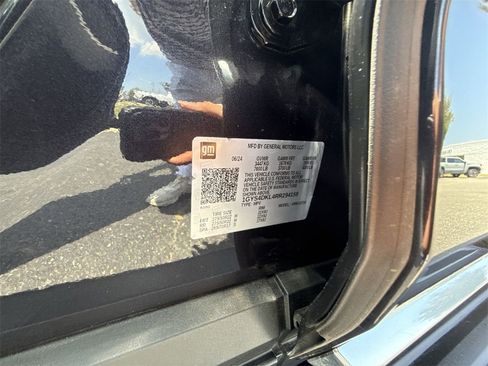 Certified 2024 Cadillac Escalade Premium Luxury Platinum image 34