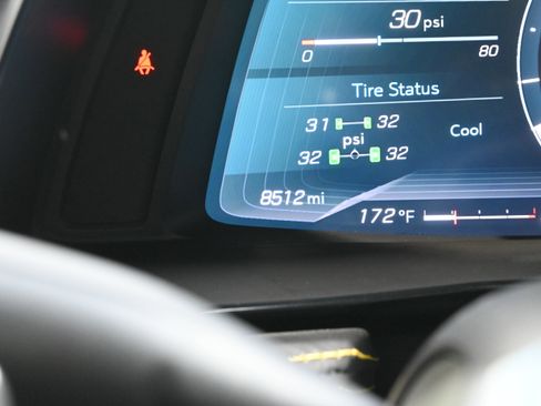 Used 2021 Chevrolet Corvette Stingray Premium Cpe w/ Z51 Performance Package RWD image 20