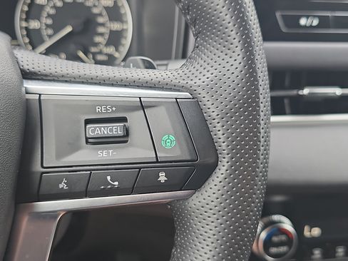Used 2025 Mitsubishi Outlander SE FWD image 24