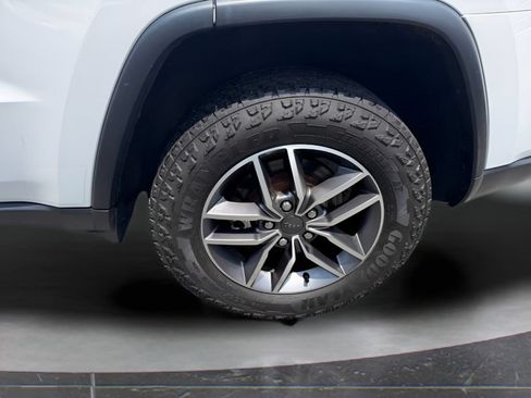 Used 2020 Jeep Grand Cherokee Laredo w/ Quick Order Package 2BN North AWD/4WD image 10