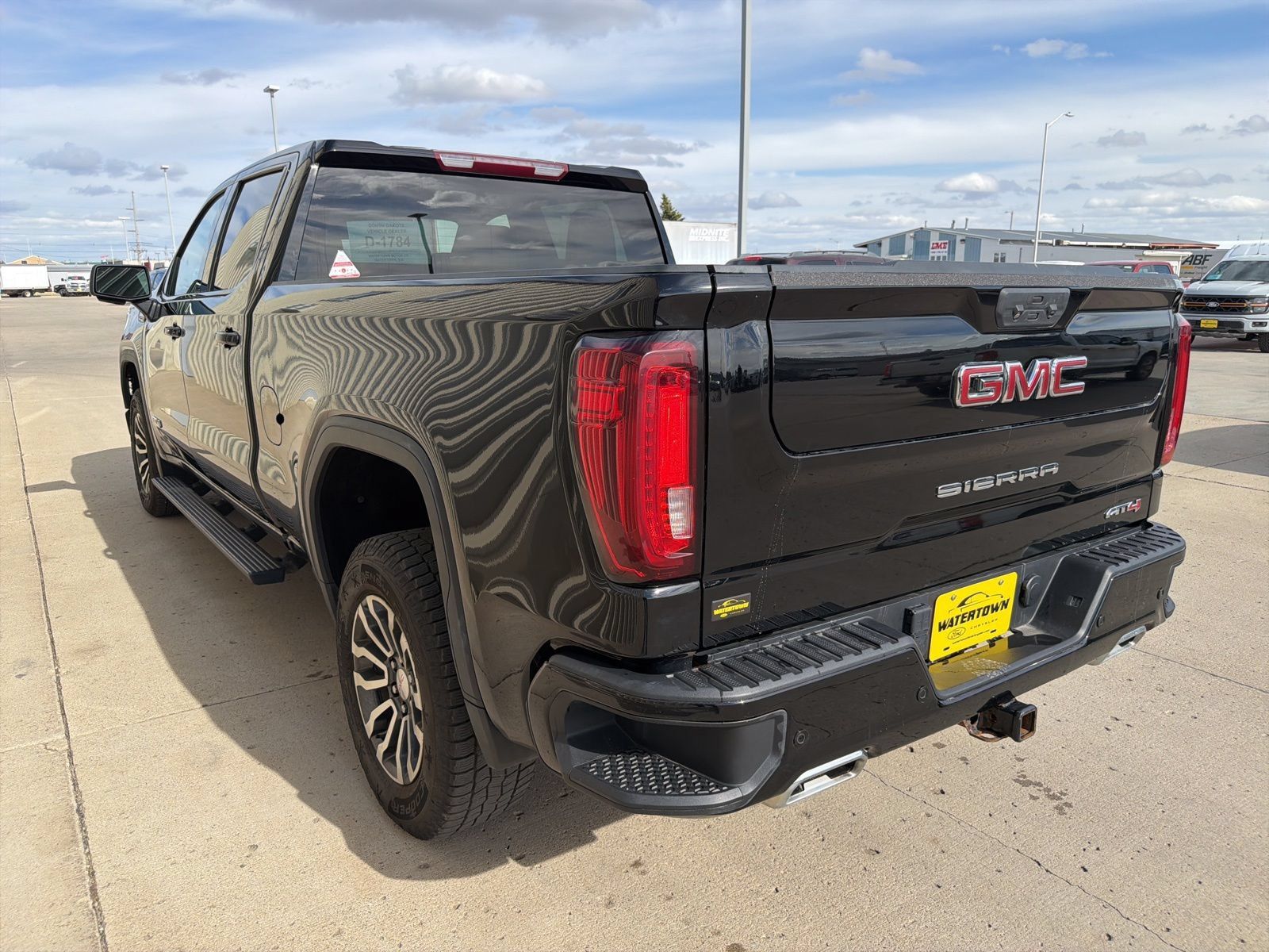 Used 2023 GMC Sierra 1500 AT4 AWD/4WD image 5