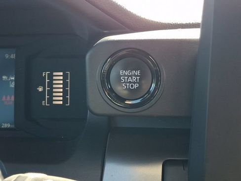 Certified 2025 Toyota Tacoma SR5 AWD/4WD image 22