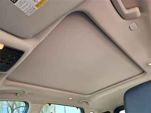 Used 2022 Nissan Rogue SV w/ SV Premium Package image 19