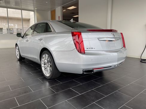 Used 2013 Cadillac XTS Platinum image 3