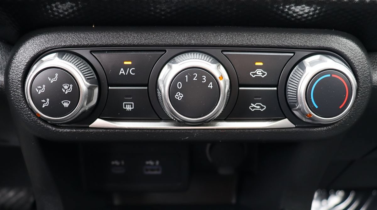 Used 2023 Nissan Kicks SV FWD image 44