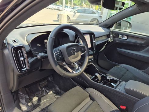 Used 2023 Volvo C40 P8 Recharge Ultimate AWD/4WD image 13