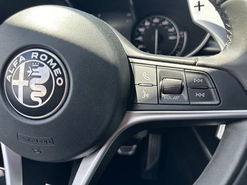 Used 2018 Alfa Romeo Stelvio Ti Sport AWD/4WD image 17