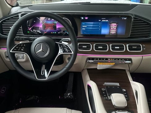 New 2026 Mercedes-Benz GLS 450 4MATIC image 26