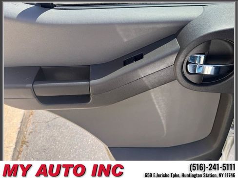 Used 2015 Nissan Xterra 4WD image 31
