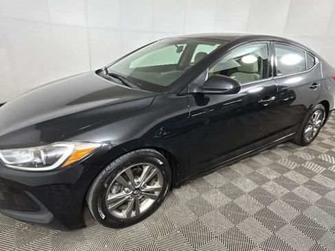 Used 2017 Hyundai Elantra SE FWD image 7