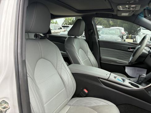 Used 2020 Toyota Avalon Limited w/ Advanced Safety Package FWD image 24