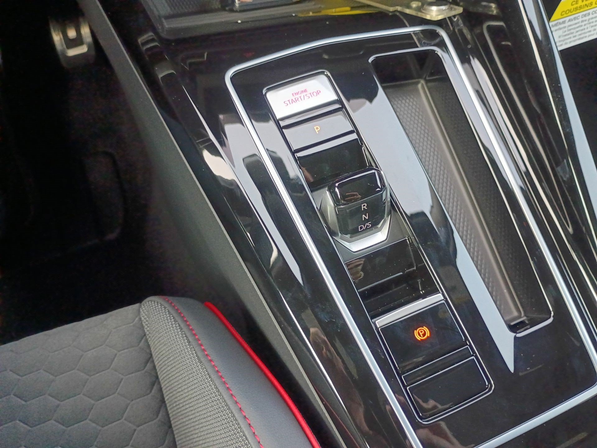 New 2026 Volkswagen GTI SE FWD image 23