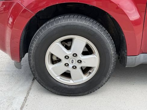 Used 2011 Ford Escape XLS w/ 101A Rapid Spec Order Code FWD image 9