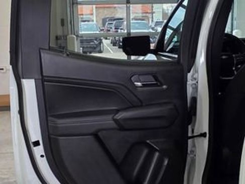 Used 2024 Chevrolet Colorado LT w/ LT Convenience Package II image 23