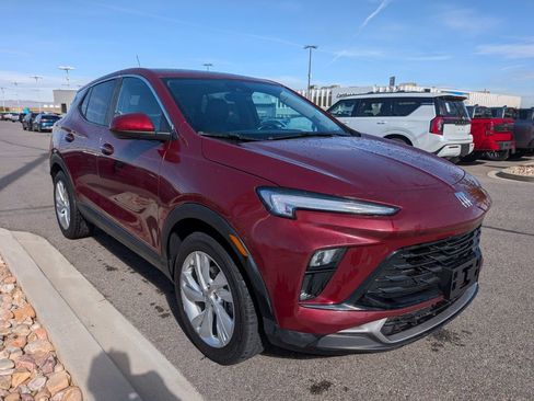 Used 2024 Buick Encore GX Preferred image 3