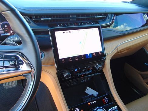 Used 2022 Jeep Grand Cherokee L Summit image 12