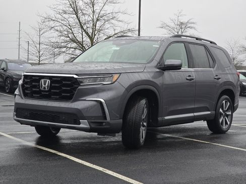 New 2025 Honda Pilot Touring image 15