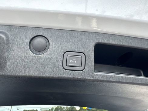 New 2026 Chevrolet Equinox ACTIV w/ Convenience Package III FWD image 20