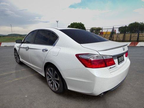 Used 2015 Honda Accord Sport image 4