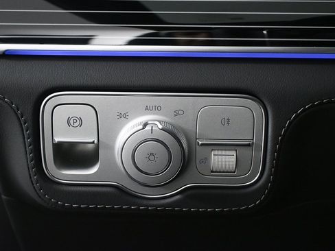 New 2026 Mercedes-Benz GLE 63 AMG S image 9