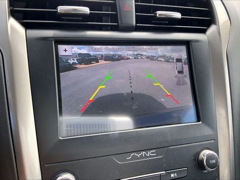 Used 2019 Ford Fusion SE FWD image 26