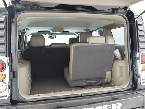 Used 2004 HUMMER H2 w/ Preferred Equipment Group AWD/4WD image 16