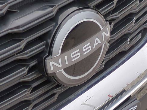 Used 2023 Nissan Rogue SV image 30