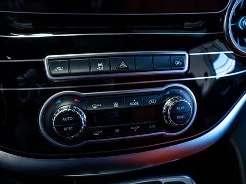 Used 2021 Mercedes-Benz Metris Passenger image 46