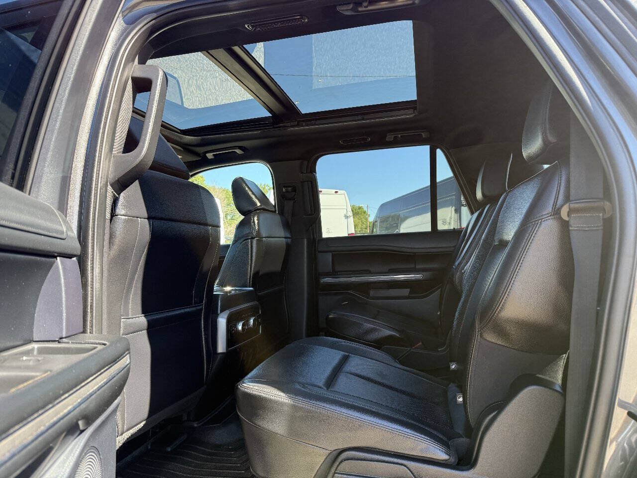 Used 2021 Ford Expedition Max XLT AWD/4WD image 8