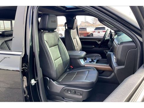 Used 2025 Chevrolet Silverado 3500 High Country w/ High Country Premium Package image 8