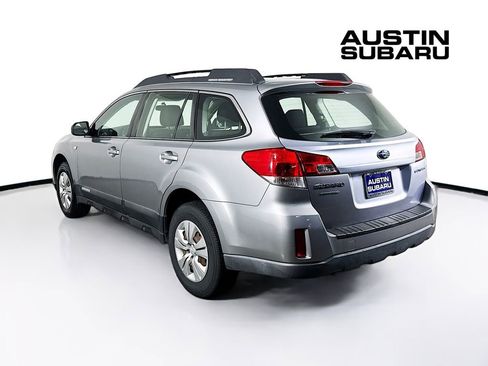 Used 2010 Subaru Outback 2.5i image 5