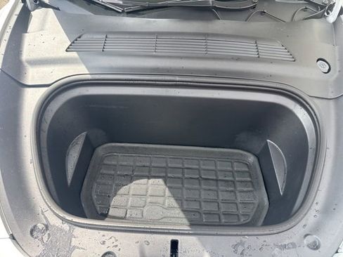 Used 2023 Tesla Model Y Long Range image 27