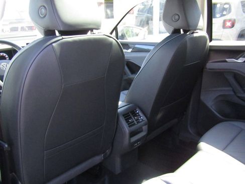 New 2025 Volkswagen Tiguan SE AWD/4WD image 18