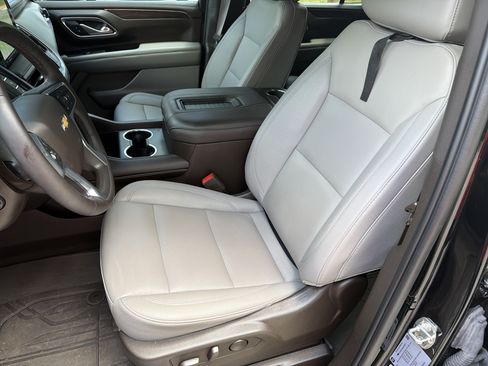 Used 2024 Chevrolet Tahoe LT w/ LT Signature Package RWD image 16