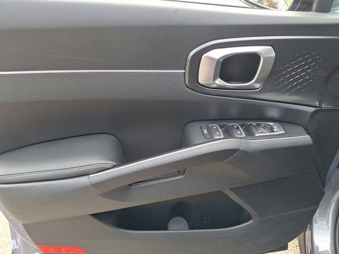 Used 2023 Kia Sorento S w/ Panoramic Sunroof Package image 23