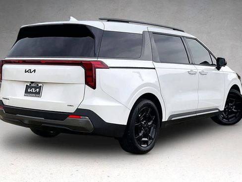 Certified 2025 Kia Carnival SX FWD image 21