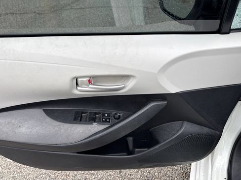 Used 2021 Toyota Corolla LE FWD image 24