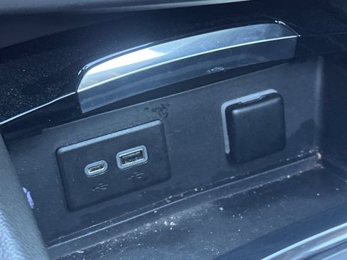 Used 2021 Buick Envision Essence FWD image 32