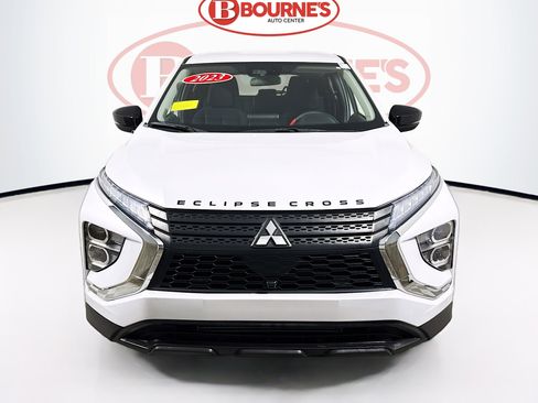 Used 2023 Mitsubishi Eclipse Cross LE image 4
