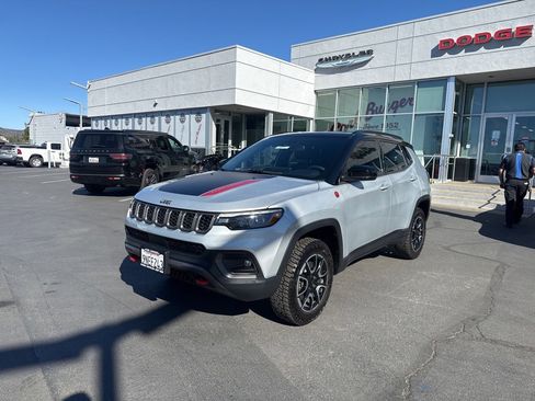 Certified 2024 Jeep Compass Trailhawk w/ Trailhawk Elite Group image 3