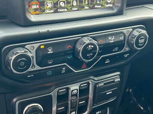 Used 2023 Jeep Wrangler Sahara image 20